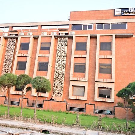 The Dwelling Inn Greater Noida Esterno foto