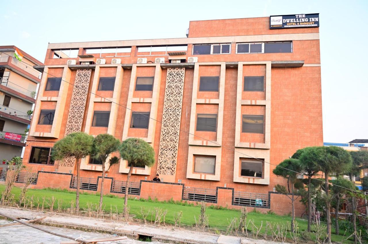 The Dwelling Inn Greater Noida Esterno foto
