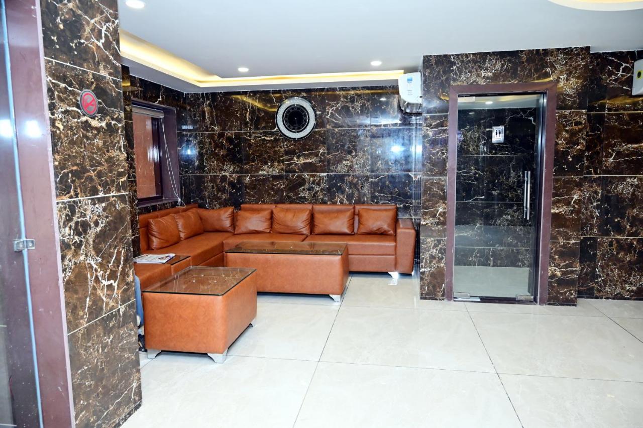 The Dwelling Inn Greater Noida Esterno foto