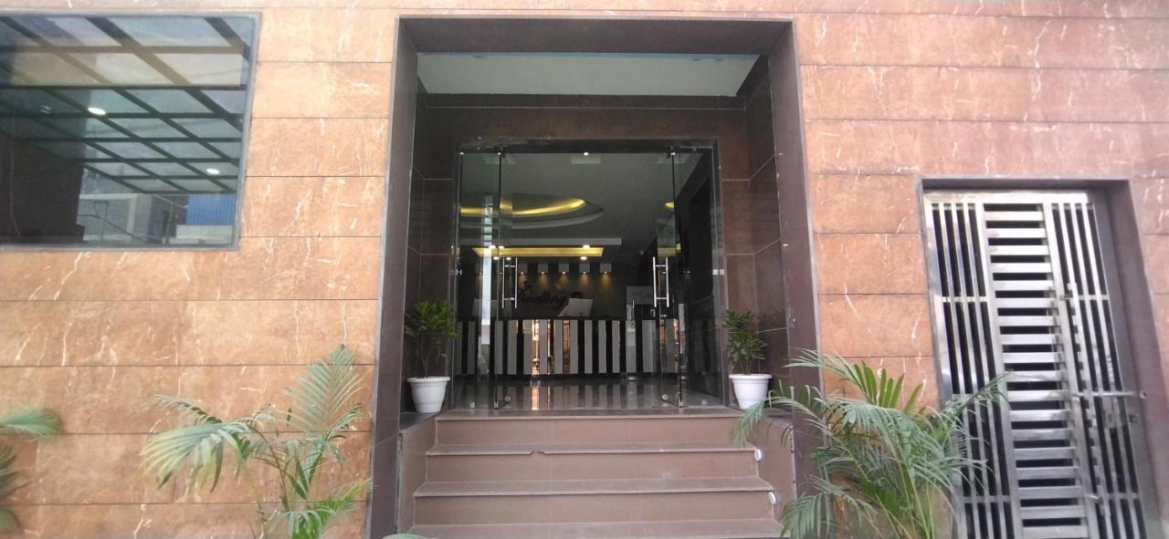The Dwelling Inn Greater Noida Esterno foto